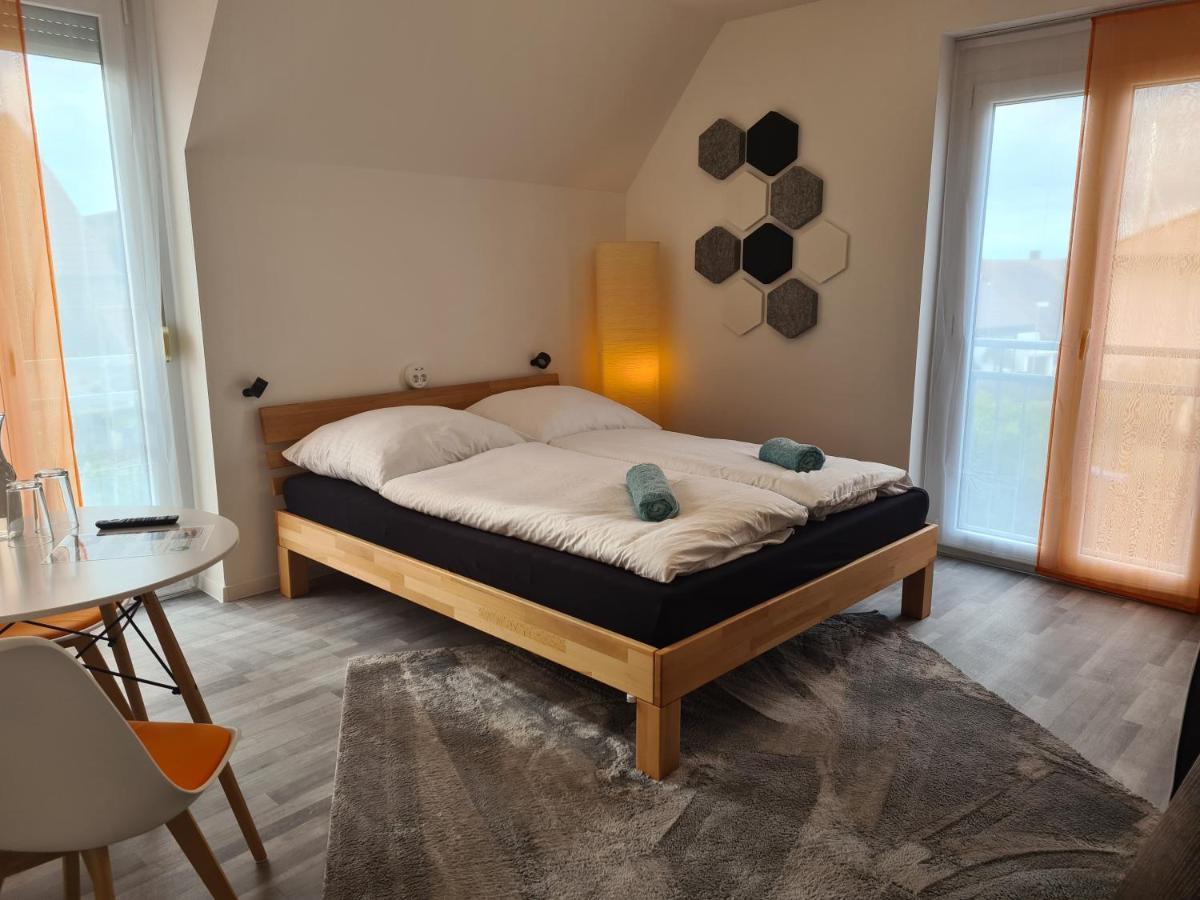 Lichtdurchflutetes Zimmer - Mainwiesen Waldbuttelbrunn Zewnętrze zdjęcie
