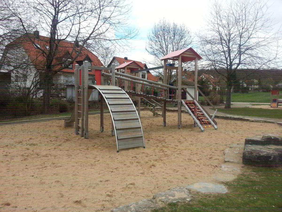 Lichtdurchflutetes Zimmer - Mainwiesen Waldbuttelbrunn Zewnętrze zdjęcie